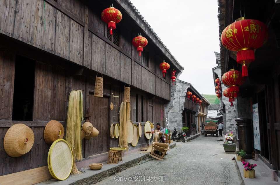 七杀格，食神制杀，懂的看下，一生运程如何。游戏画面